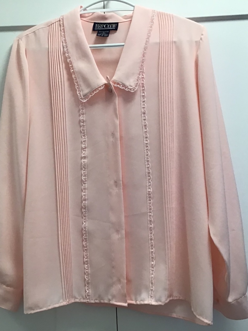 NWOT Beautiful, Feminine Ladies Blouse
